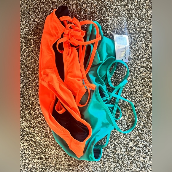 JOLYN one pieces - Picture 2 of 2